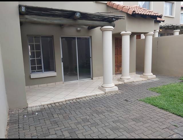 2 BEDROOM DUPLEX TO LET IN NORTH RIDING